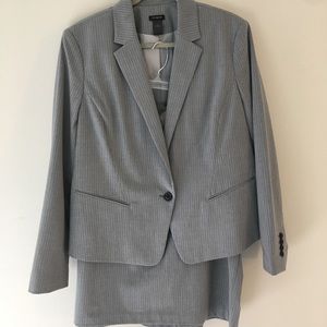 Ann Taylor Gray/White pinstripe 2pc Suit